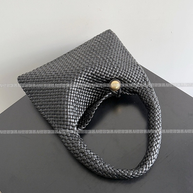 보테가베네타토스카바치 20260301-131324-005루.jpg