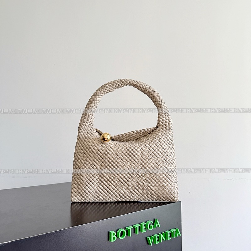 보테가베네타토스카 20260301-133543-001루.jpg