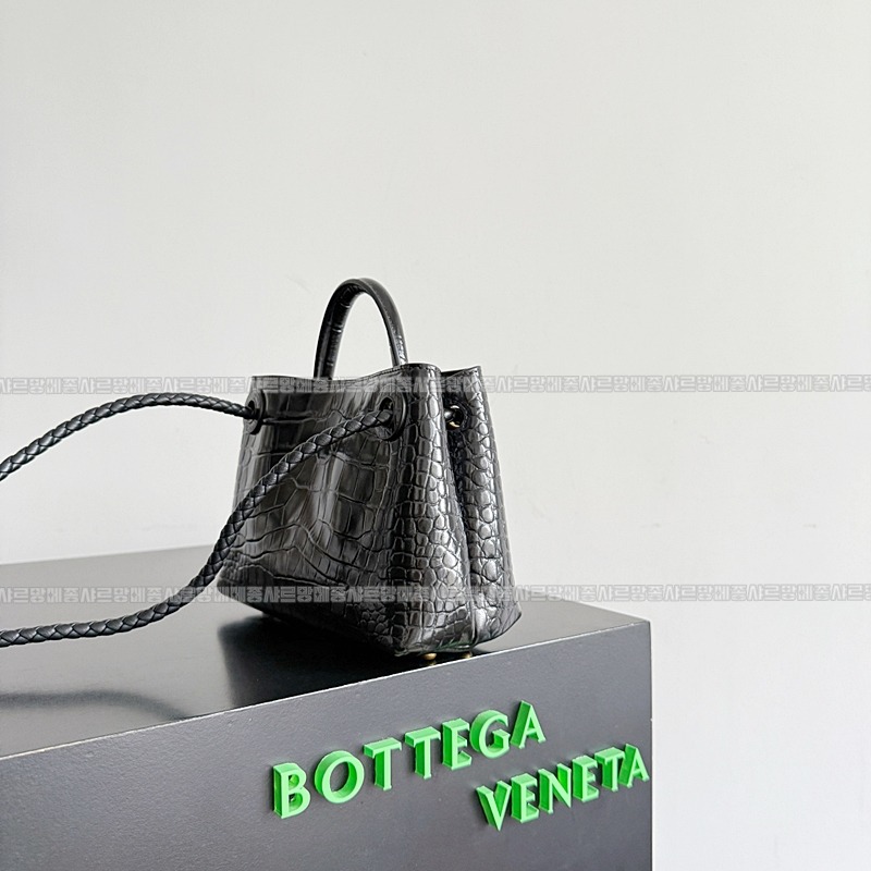 보테가베네타미니안디아모 20260301-140133-002루.jpg