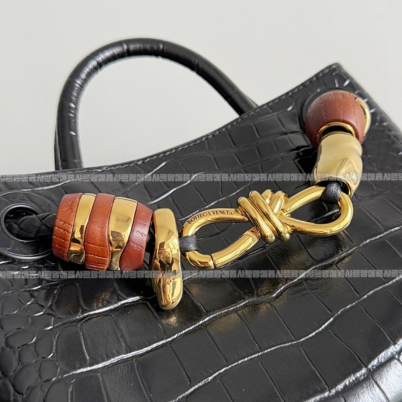 보테가베네타미니안디아모 20260301-140133-005루.jpg