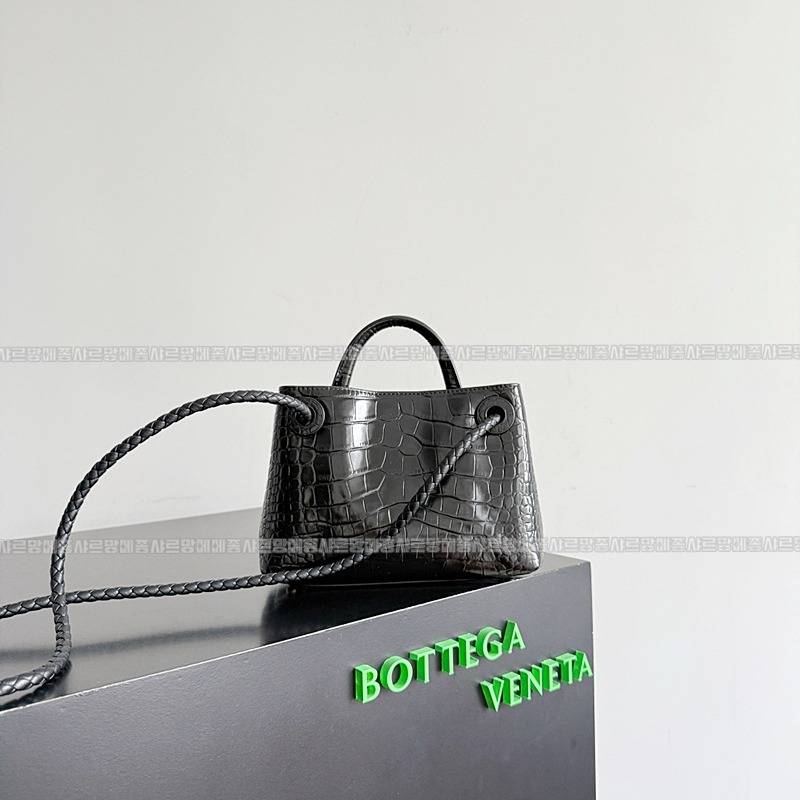 보테가베네타미니안디아모 20260301-140133-003루.jpg