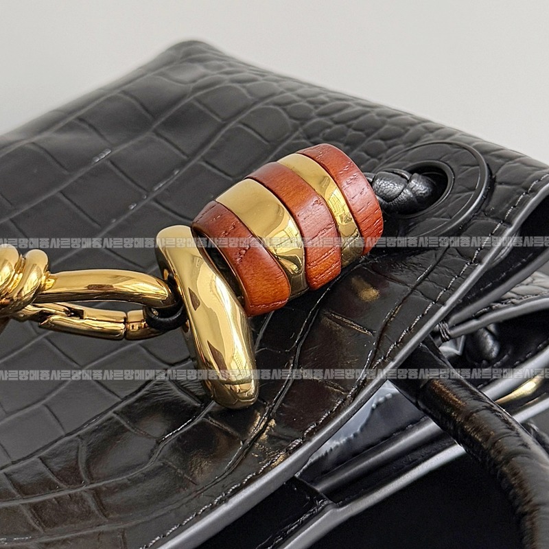 보테가베네타미니안디아모 20260301-140133-006루.jpg