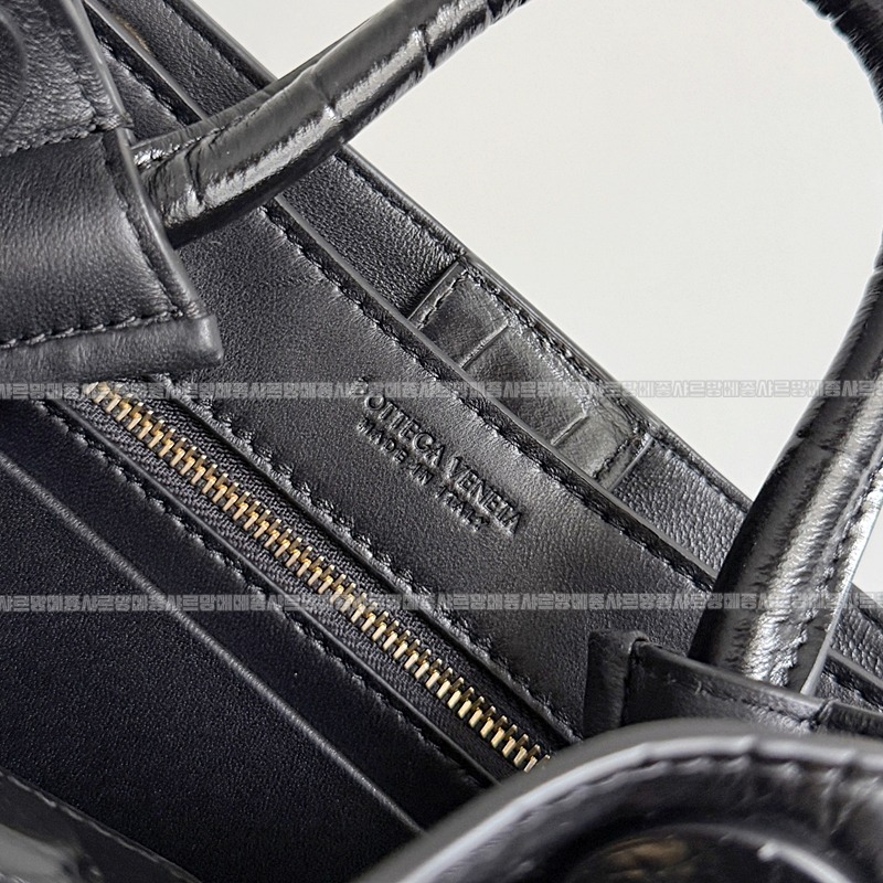 보테가베네타미니안디아모 20260301-140133-008루.jpg