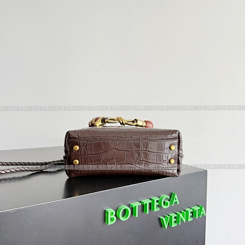 보테가베네타미니안디아모 20260301-140354-004루.jpg