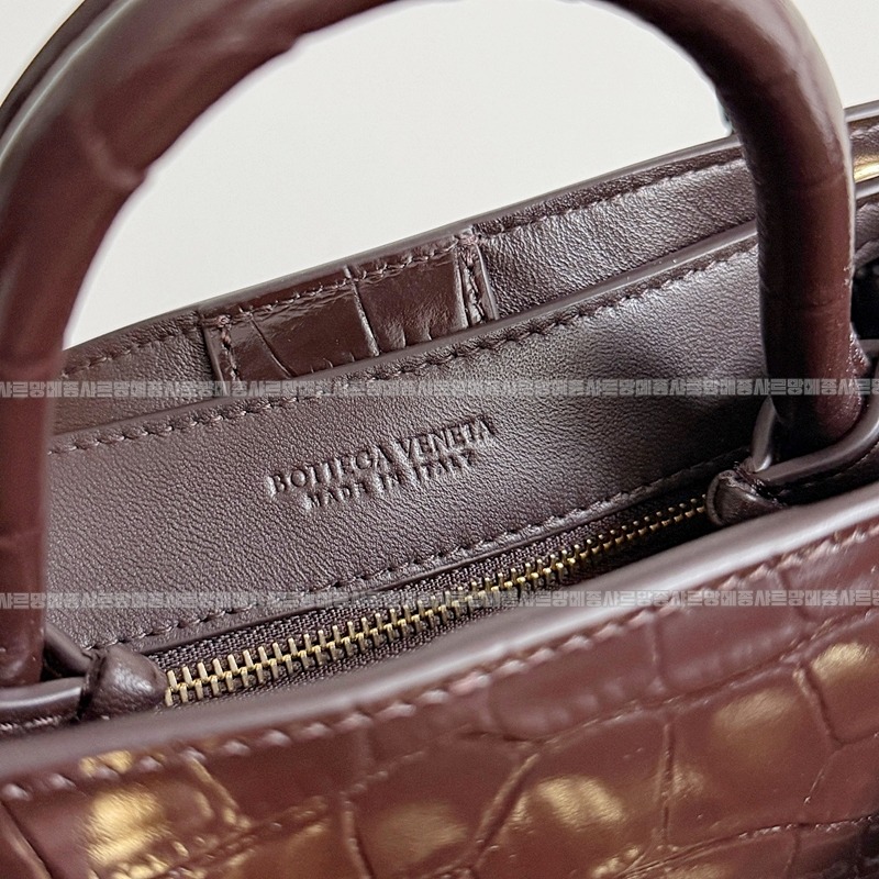 보테가베네타미니안디아모 20260301-140355-007루.jpg