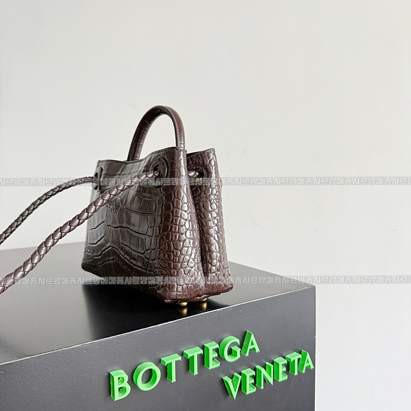 보테가베네타미니안디아모 20260301-140354-002루.jpg