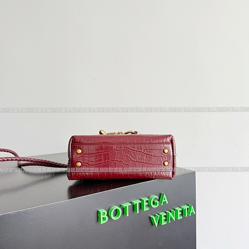 보테가베네타미니안디아모 20260301-140636-004루.jpg