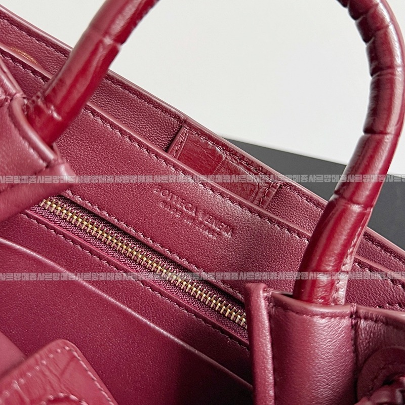 보테가베네타미니안디아모 20260301-140637-008루.jpg