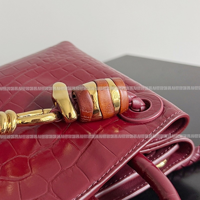 보테가베네타미니안디아모 20260301-140636-006루.jpg