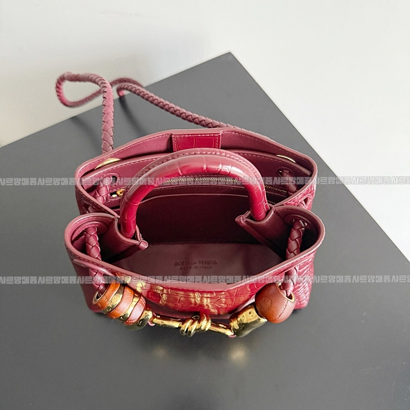 보테가베네타미니안디아모 20260301-140637-009루.jpg