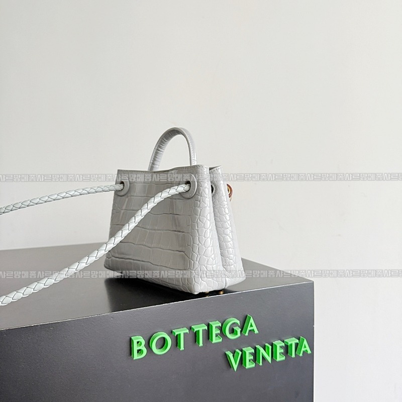 보테가베네타미니안디아모 20260301-140815-002루.jpg