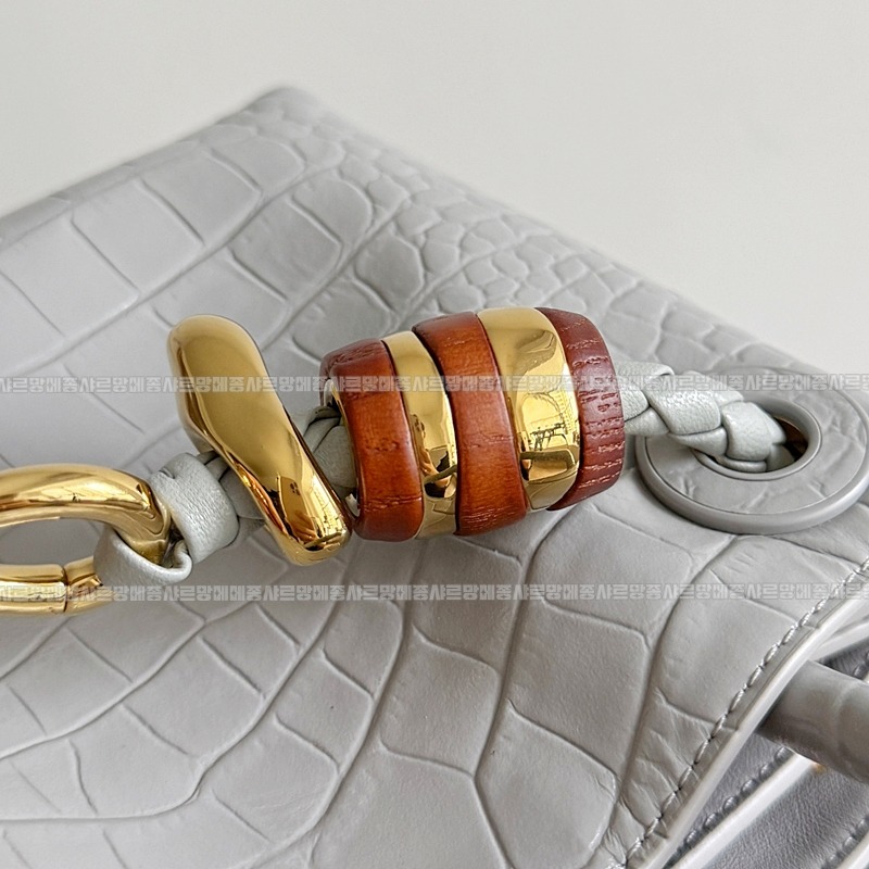 보테가베네타미니안디아모 20260301-140815-006루.jpg