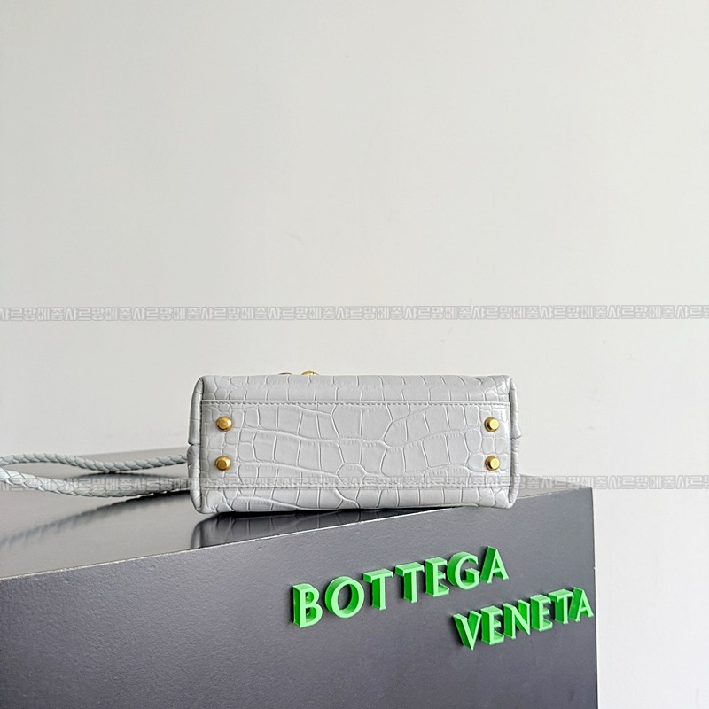 보테가베네타미니안디아모 20260301-140815-004루.jpg