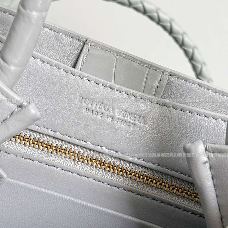 보테가베네타미니안디아모 20260301-140815-008루.jpg