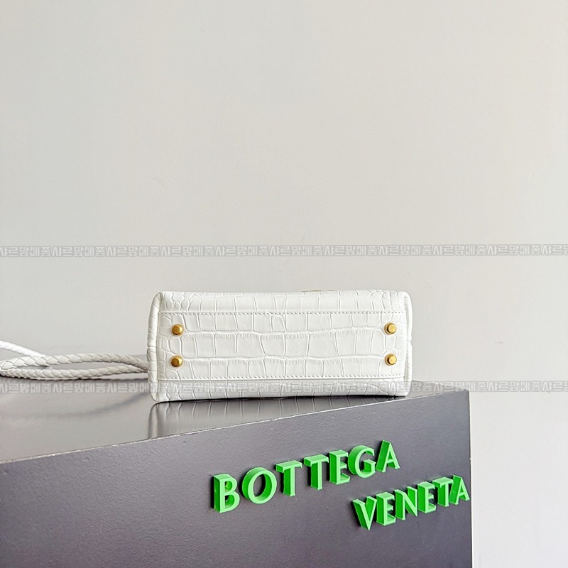 보테가베네타미니안디아모 20260301-141047-004루.jpg