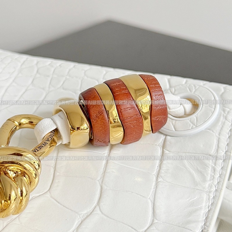 보테가베네타미니안디아모 20260301-141047-005루.jpg