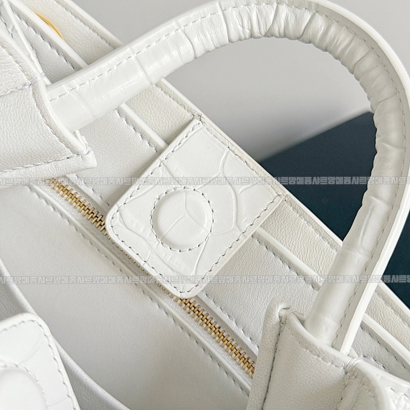 보테가베네타미니안디아모 20260301-141047-006루.jpg