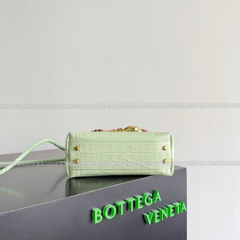 보테가베네타미니안디아모 20260301-141229-004루.jpg