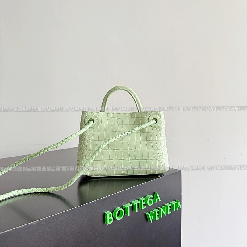 보테가베네타미니안디아모 20260301-141229-003루.jpg