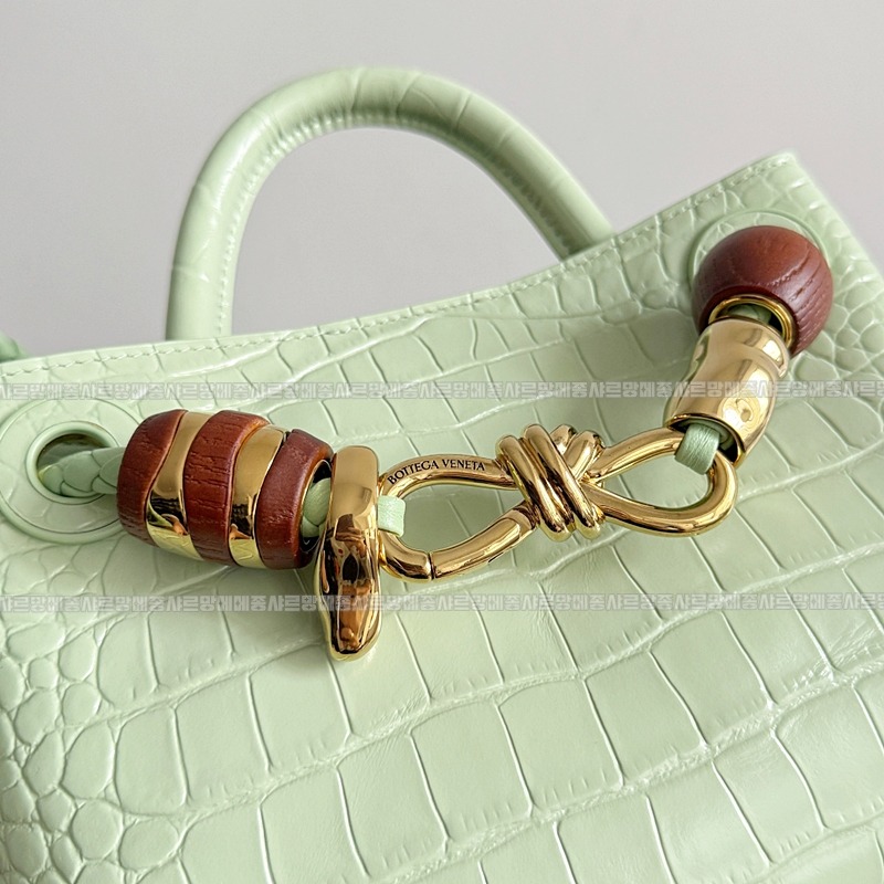 보테가베네타미니안디아모 20260301-141229-005루.jpg