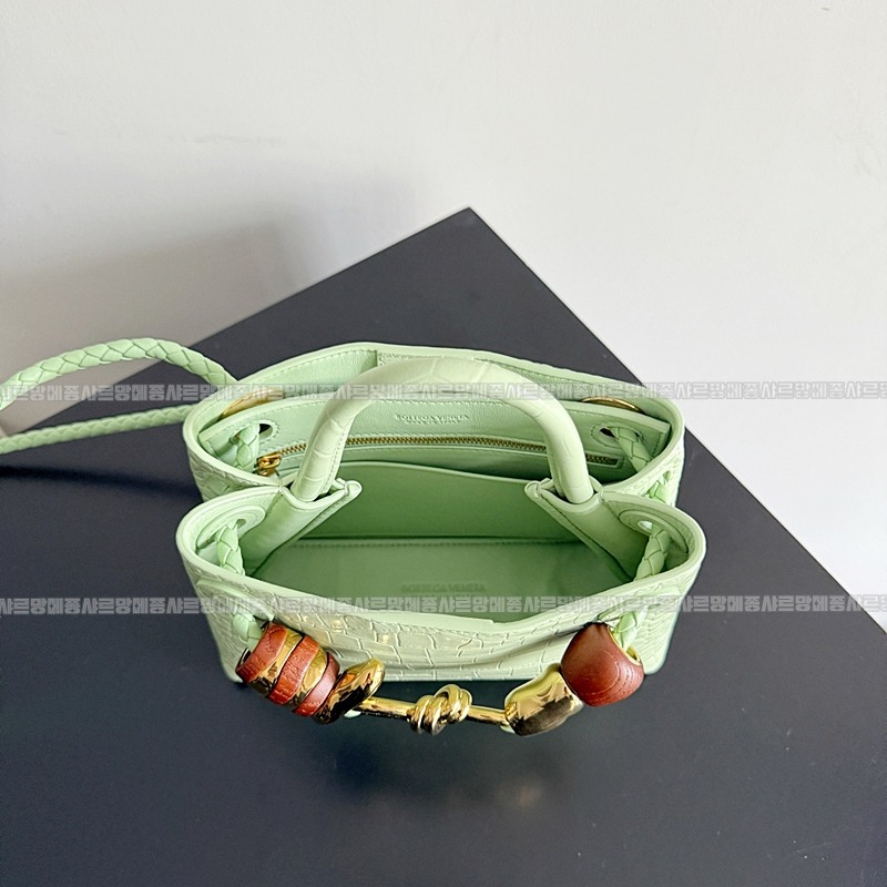 보테가베네타미니안디아모 20260301-141229-009루.jpg