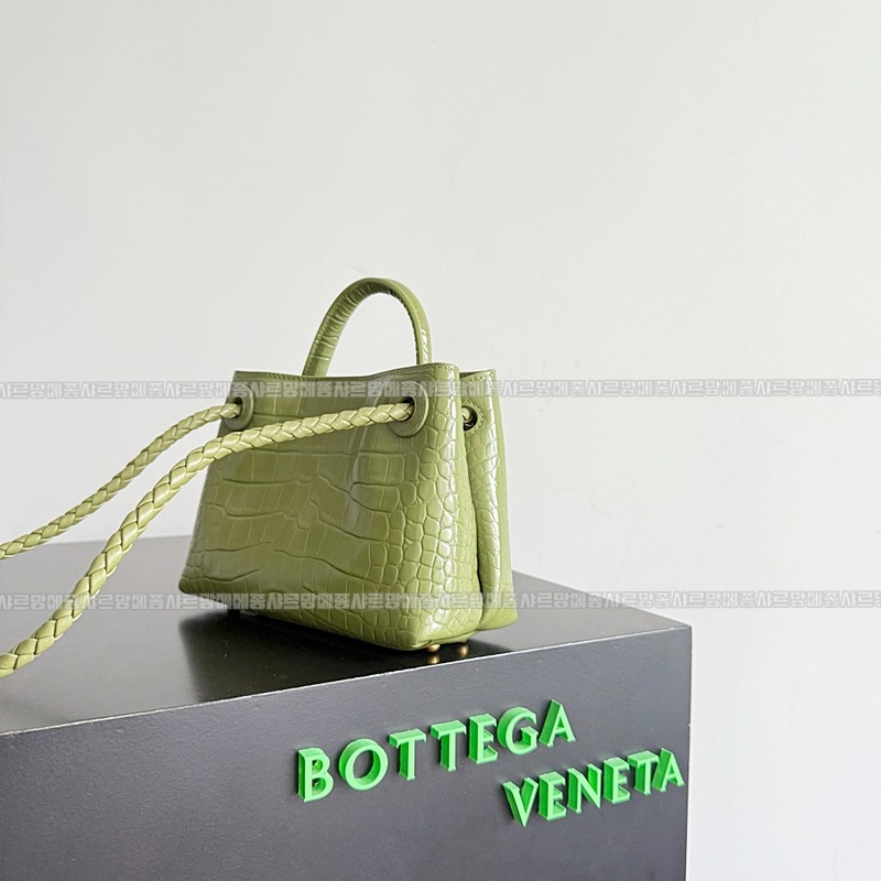 보테가베네타미니안디아모 20260301-141409-002루.jpg