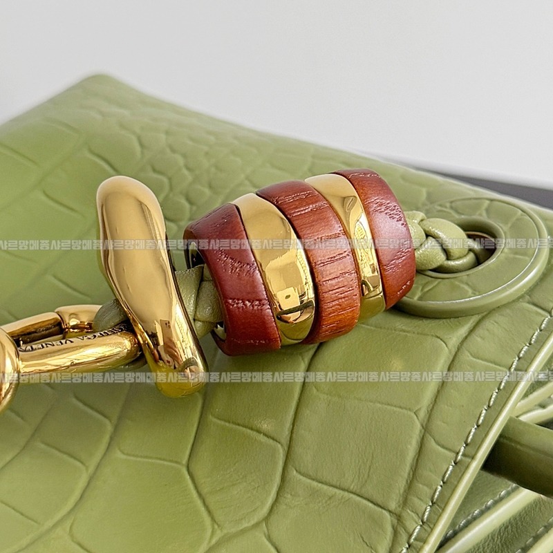 보테가베네타미니안디아모 20260301-141410-006루.jpg