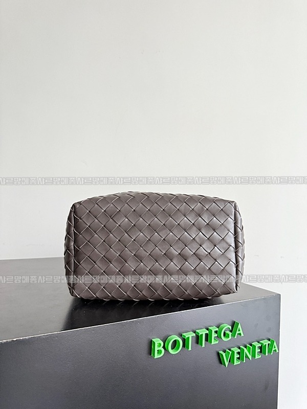 보테가베네타인트레치아토비블리오테카버킷백 20260301-143548-005루.jpg