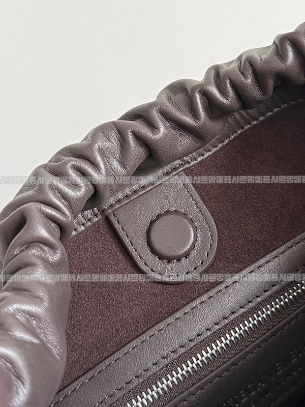 보테가베네타인트레치아토비블리오테카버킷백 20260301-143548-008루.jpg