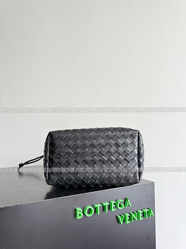 보테가베네타인트레치아토비블리오테카버킷백 20260301-145638-005루.jpg