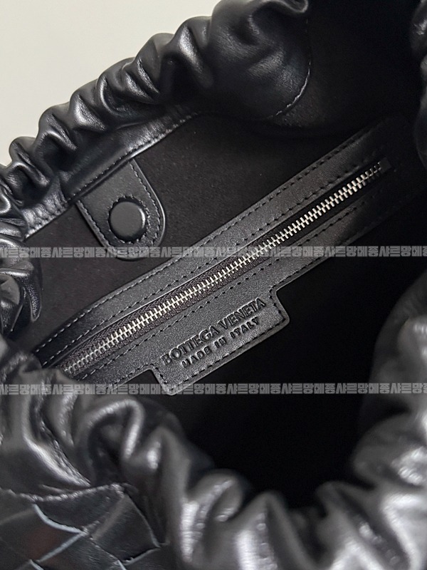 보테가베네타인트레치아토비블리오테카버킷백 20260301-145639-008루.jpg