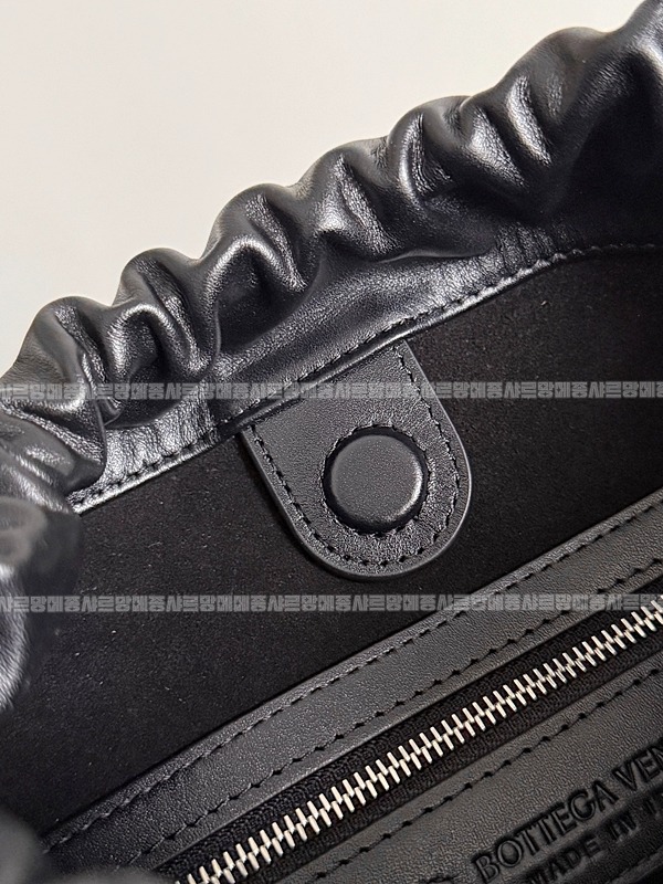 보테가베네타인트레치아토비블리오테카버킷백 20260301-145639-009루.jpg