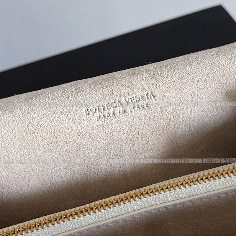 보테가베네타노뚜르노 20260301-150733-004루.jpg