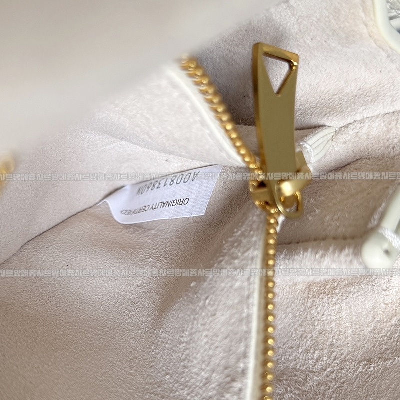 보테가베네타노뚜르노 20260301-150733-005루.jpg