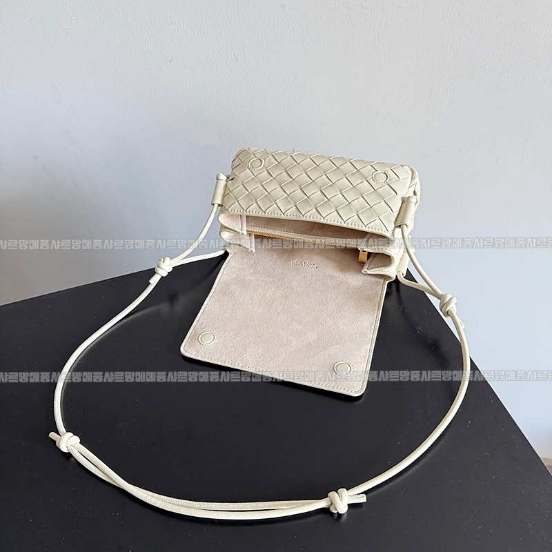 보테가베네타노뚜르노 20260301-150733-006루.jpg