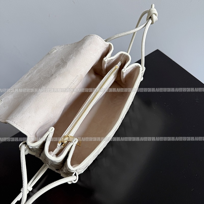 보테가베네타노뚜르노 20260301-150733-009루.jpg