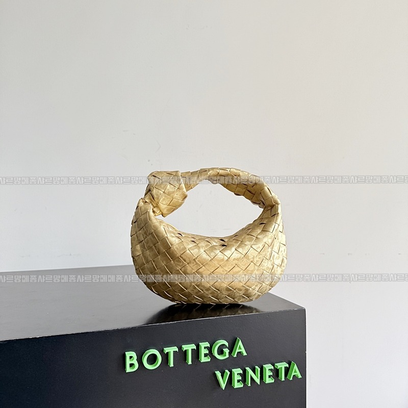 보테가베네타미니조디 20260301-152723-001루.jpg