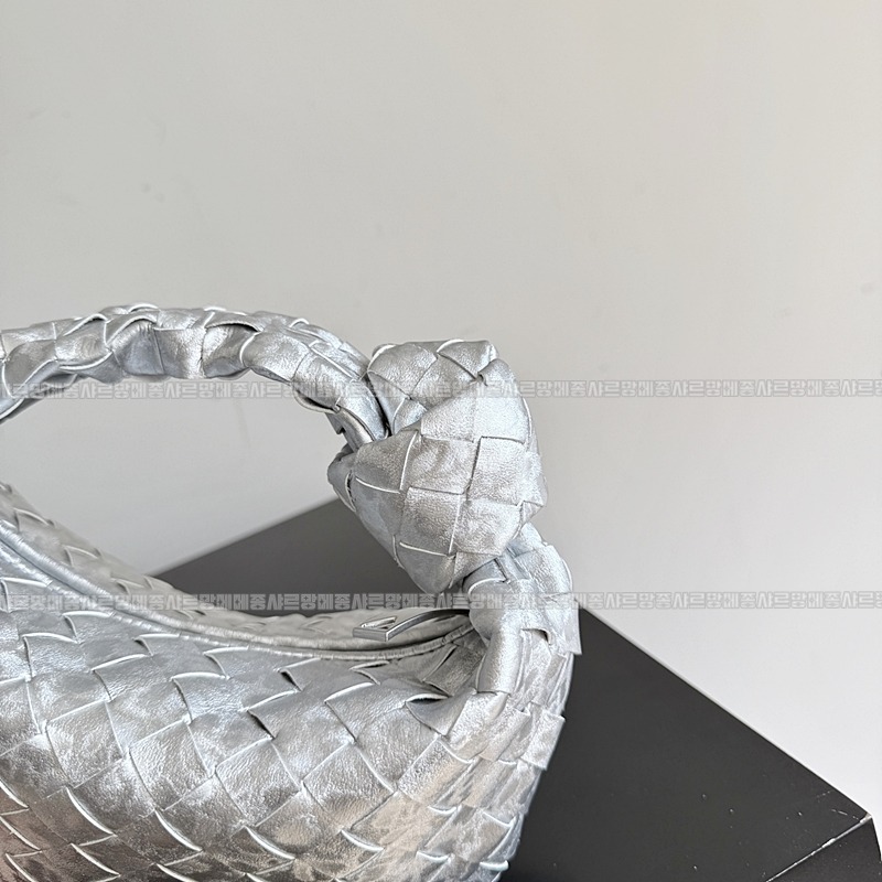 보테가베네타미니조디 20260301-155155-002루.jpg