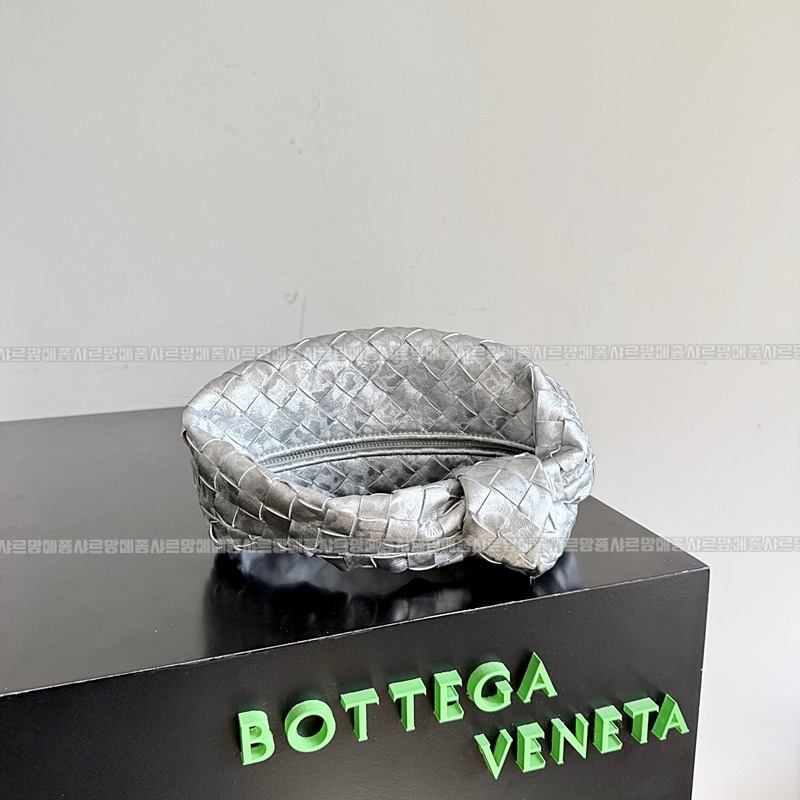 보테가베네타미니조디 20260301-155155-004루.jpg