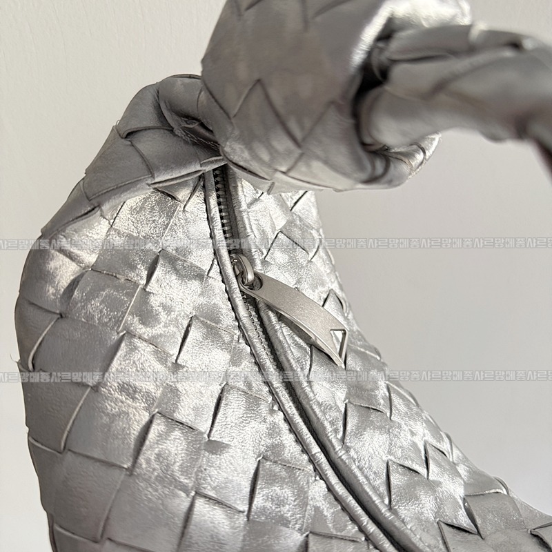 보테가베네타미니조디 20260301-155156-007루.jpg