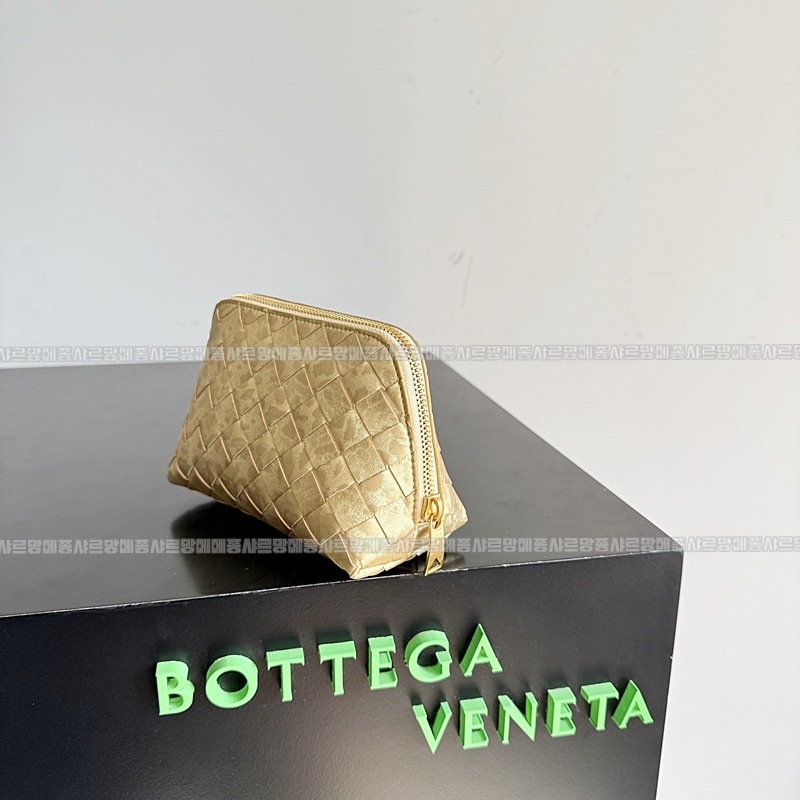 보테가베네타스몰인트레치아토뷰티파우치 20260301-155800-003루.jpg