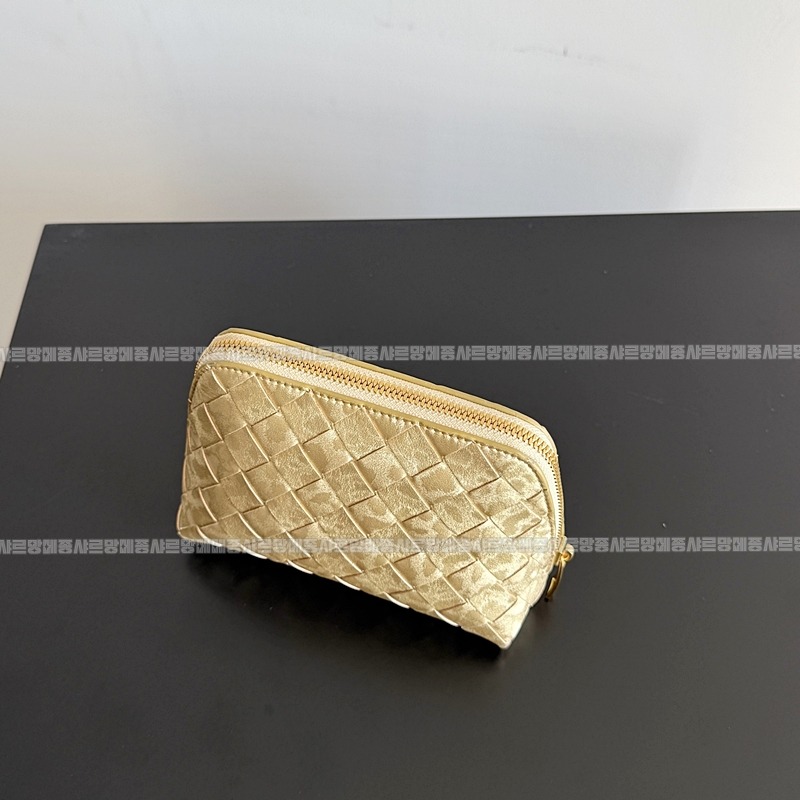 보테가베네타스몰인트레치아토뷰티파우치 20260301-155801-005루.jpg