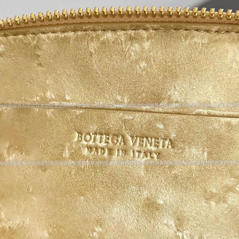 보테가베네타스몰인트레치아토뷰티파우치 20260301-155801-007루.jpg