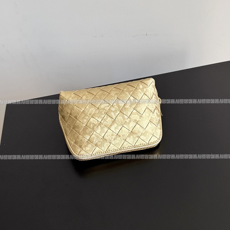 보테가베네타스몰인트레치아토뷰티파우치 20260301-155801-006루.jpg