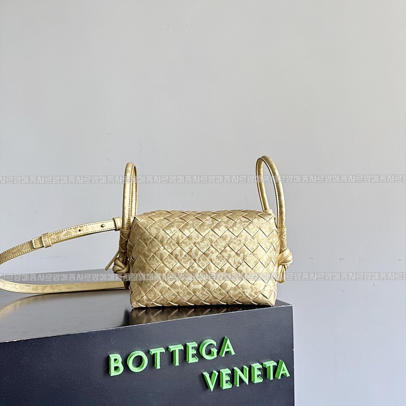 보테가베네타탑핸들루프백스몰 20260301-161200-002루.jpg