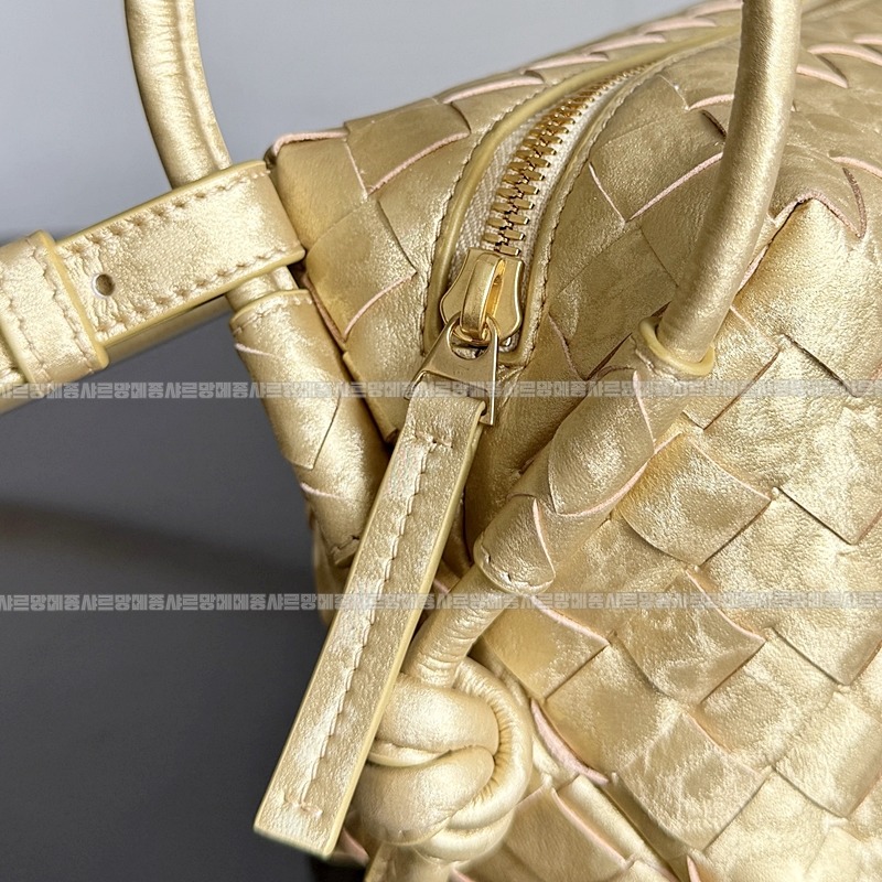 보테가베네타탑핸들루프백스몰 20260301-161200-004루.jpg