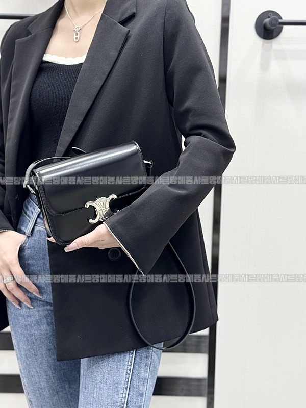 셀린느틴트리옹프백 20260302-133855-004루.jpg