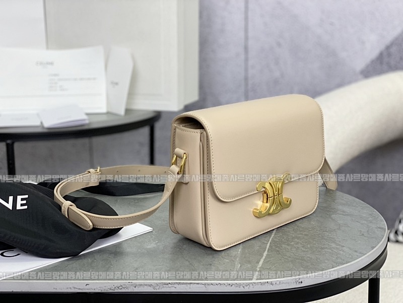 셀린느틴트리옹프백 20260302-135054-002루.jpg