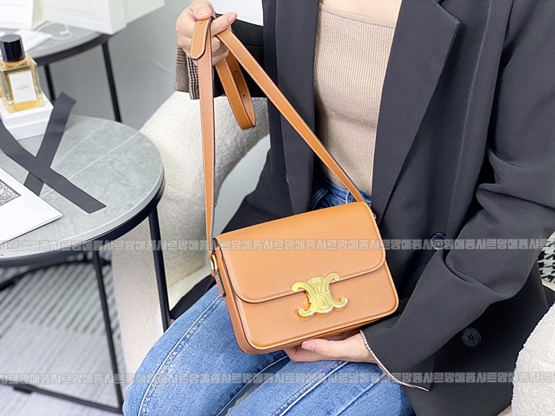 셀린느틴트리옹프백 20260302-140947-012루.jpg