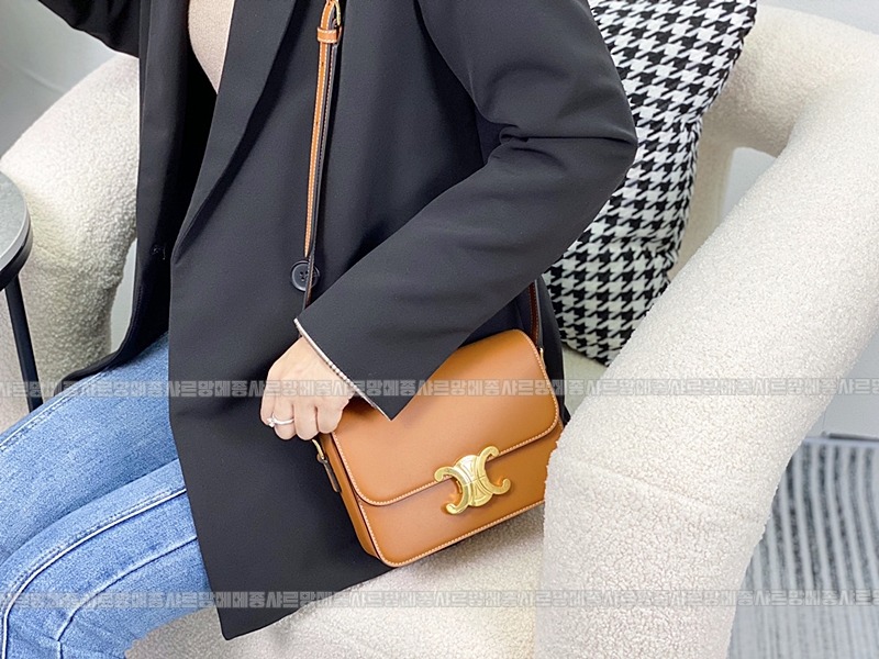 셀린느틴트리옹프백 20260302-140947-013루.jpg